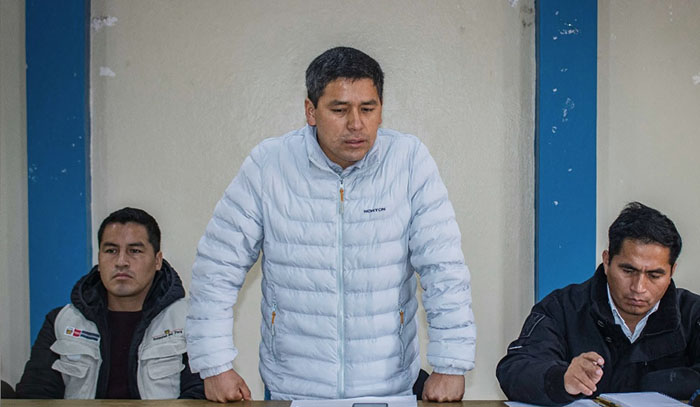 Alcalde y funcionarios convierten municipio de Ocobamba en cantina 